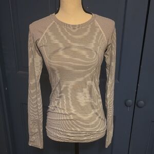 5/$40 Lululemon White Long Sleeve Tee With Black Stripes No Wear Thumbholes Sz 6